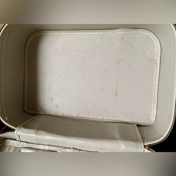 Vintage Cosmetics Case Brown Leather with Clear Handle, Fair Condition - Picture 7 of 9